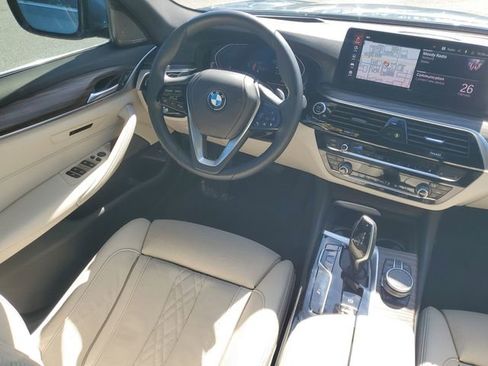 Used 2023 BMW 530i w/ Premium Package RWD image 14
