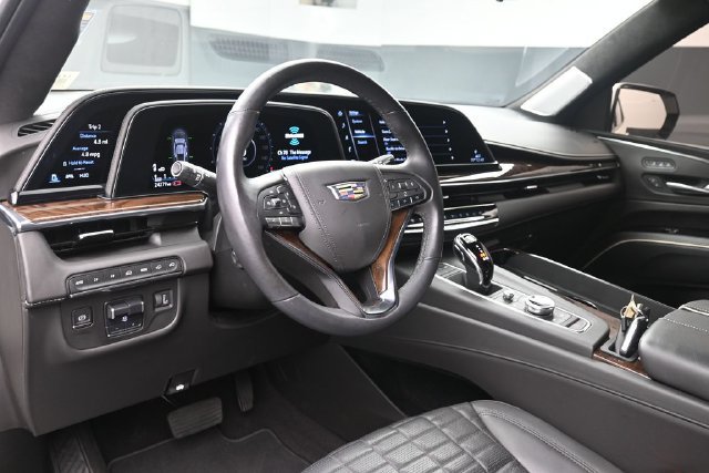 Used 2023 Cadillac Escalade Sport Platinum w/ LPO, ONYX Package AWD/4WD image 17