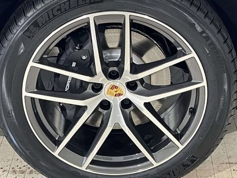 New 2026 Porsche Macan image 14