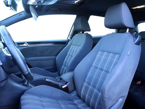 Used 2010 Volkswagen GTI 2-Door image 8