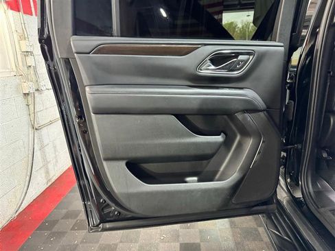 Used 2022 GMC Yukon XL SLE RWD image 10