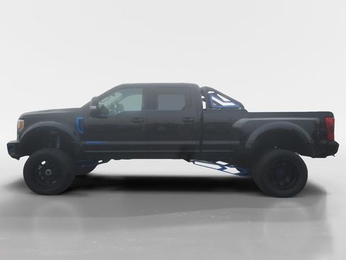 Used 2019 Ford F450 Limited image 2