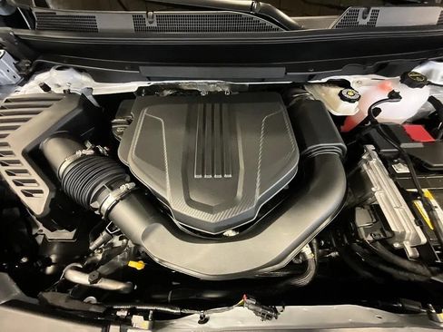 New 2026 Chevrolet Traverse Z71 w/ Driver Confidence Package AWD/4WD image 9