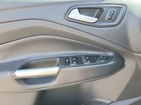 Used 2017 Ford Escape SE AWD/4WD image 9