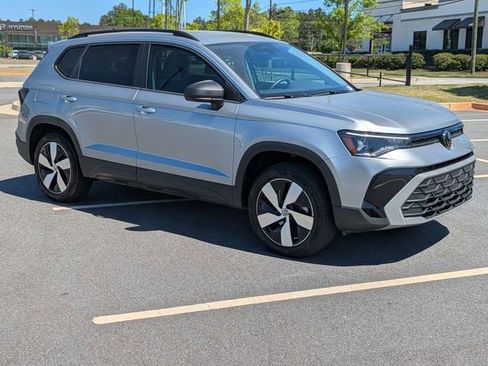Used 2025 Volkswagen Taos S AWD/4WD image 2