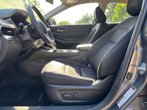 Used 2025 Nissan Altima 2.5 SV FWD image 22