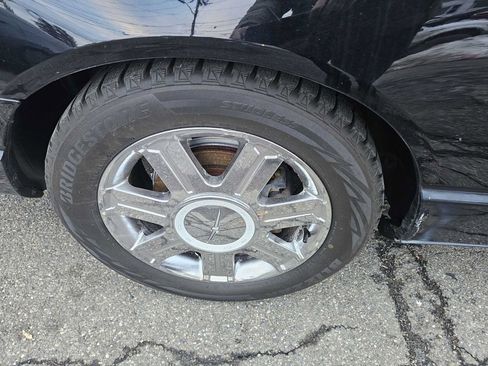 Used 2005 Ford Thunderbird image 21