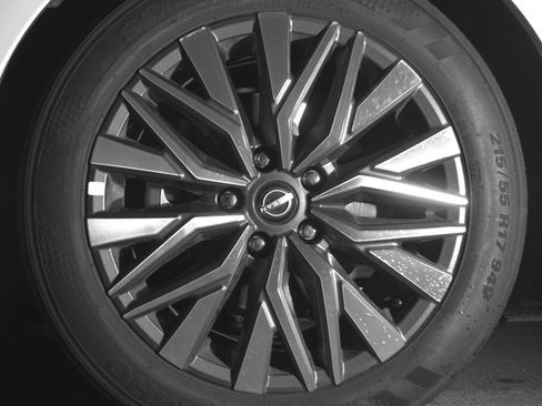 Used 2025 Nissan Altima 2.5 SV image 12