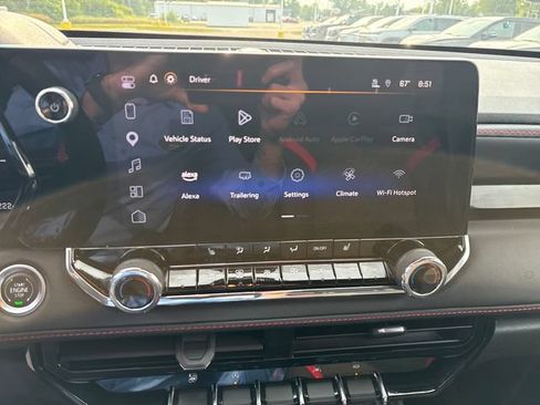 Used 2025 Chevrolet Colorado Z71 AWD/4WD image 22