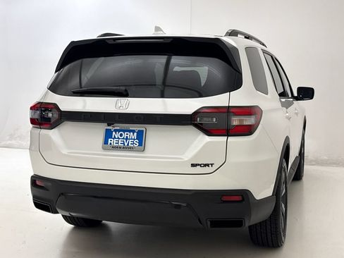 New 2026 Honda Pilot Sport image 9