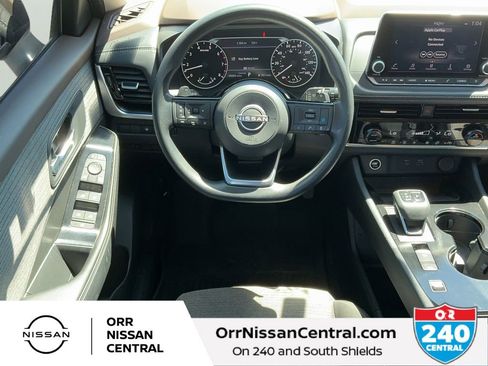 Used 2023 Nissan Rogue SV image 14