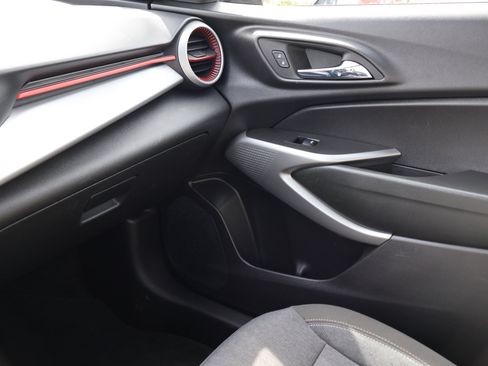 Used 2024 Chevrolet Trax RS w/ Driver Confidence Package image 37