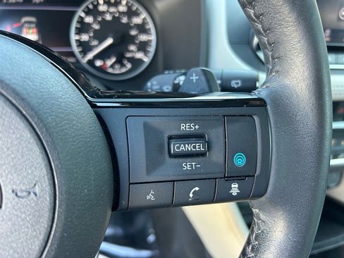 Used 2023 Nissan Rogue SL image 19