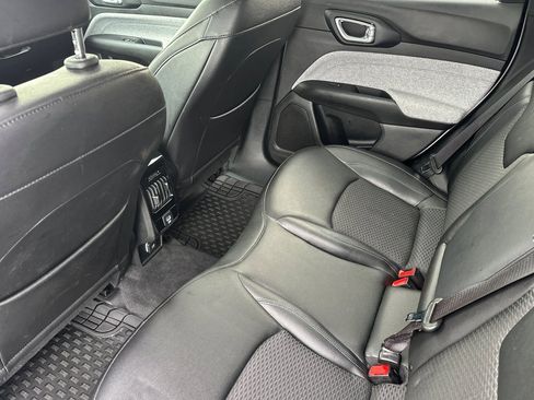 Used 2024 Jeep Compass Latitude image 13