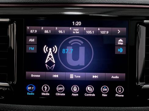 Used 2019 Chrysler Pacifica Limited FWD image 24