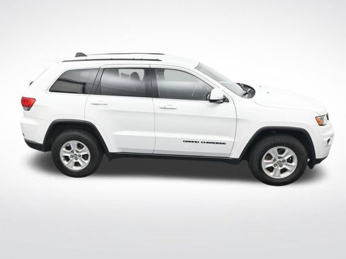 Used 2017 Jeep Grand Cherokee Laredo AWD/4WD image 23