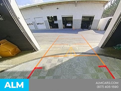 Used 2024 Chevrolet Traverse LT image 34