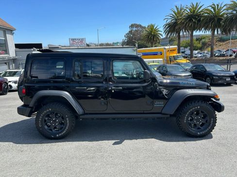 Used 2023 Jeep Wrangler Unlimited w/ Sun & Screen Package AWD/4WD image 5