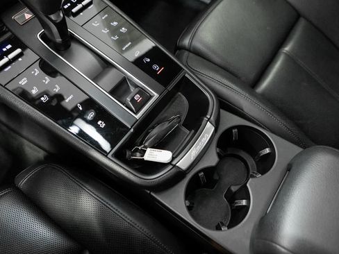 Certified 2023 Porsche Macan S AWD/4WD image 25