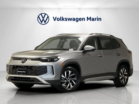 New 2026 Volkswagen Tiguan S FWD image 1