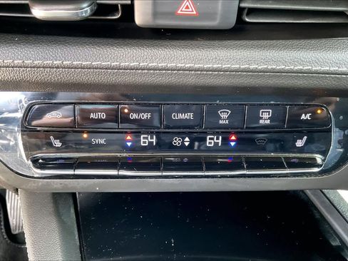 Certified 2023 Buick Envision Essence image 32