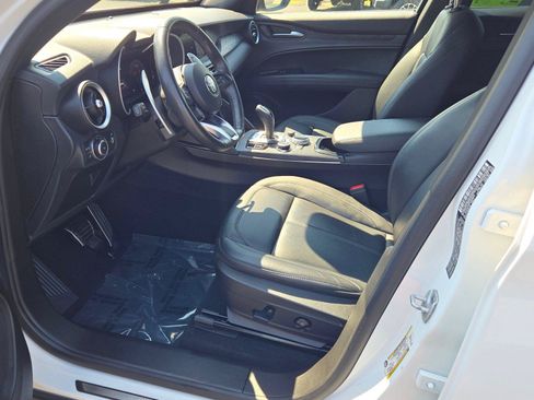 Used 2024 Alfa Romeo Stelvio Sprint RWD image 4