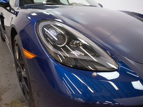 Certified 2025 Porsche 718 Cayman RWD image 11