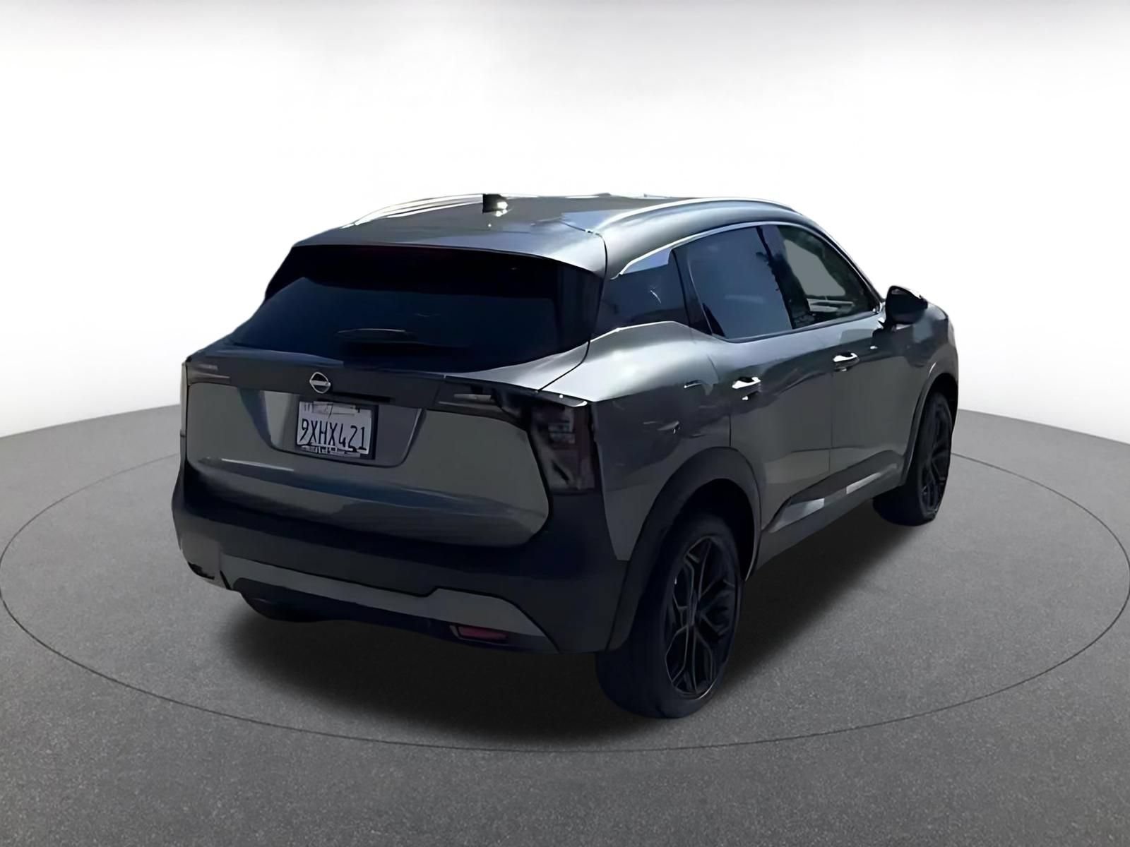 Used 2026 Nissan Kicks SR FWD image 13