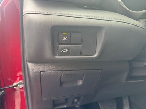 New 2026 Toyota Highlander XLE image 18