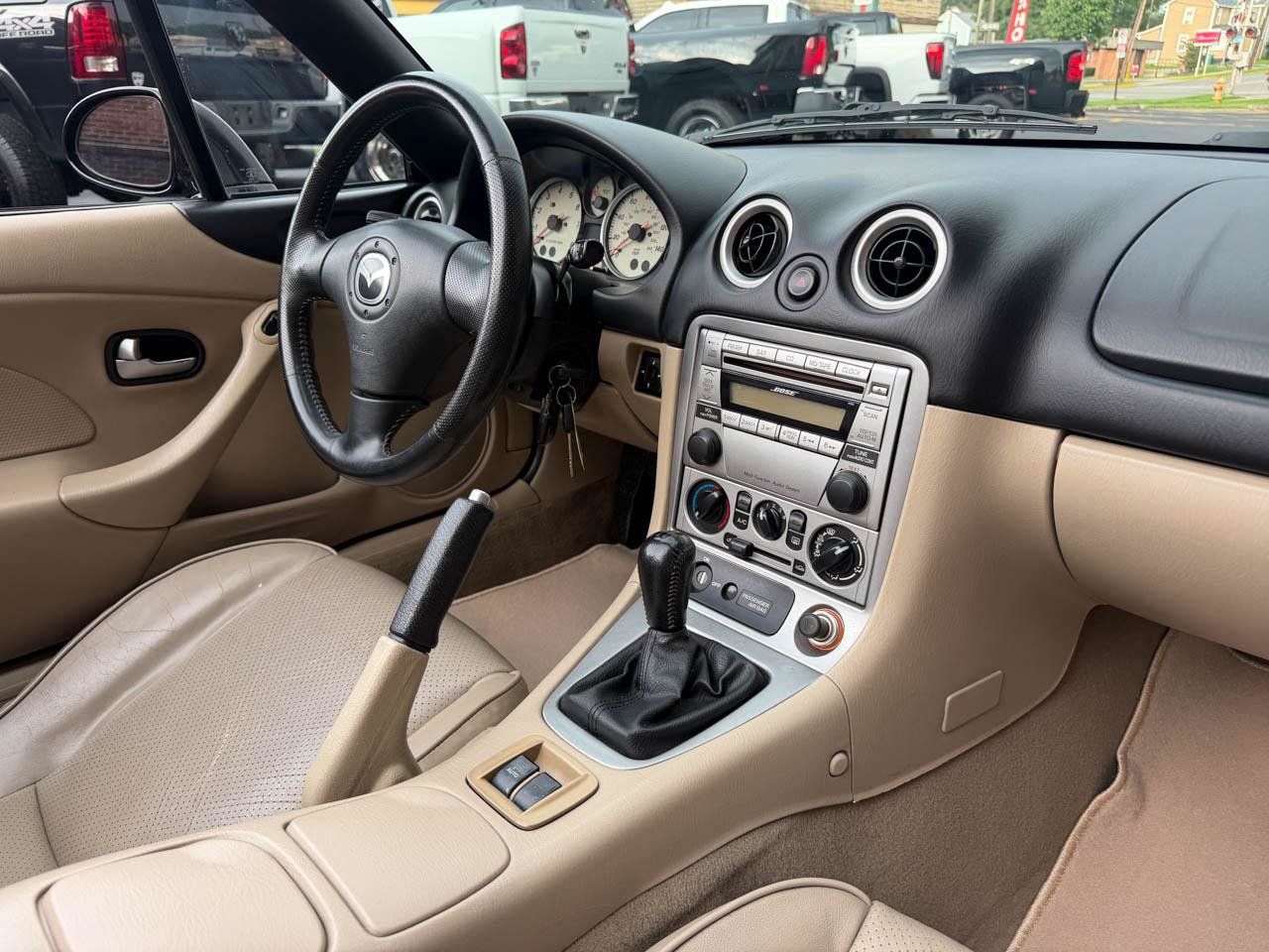 Used 2004 MAZDA MX-5 Miata LS RWD image 32