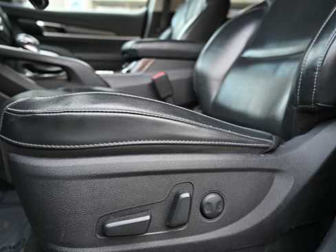 Used 2020 Kia Telluride S w/ S 8 Passenger Seating Package image 14