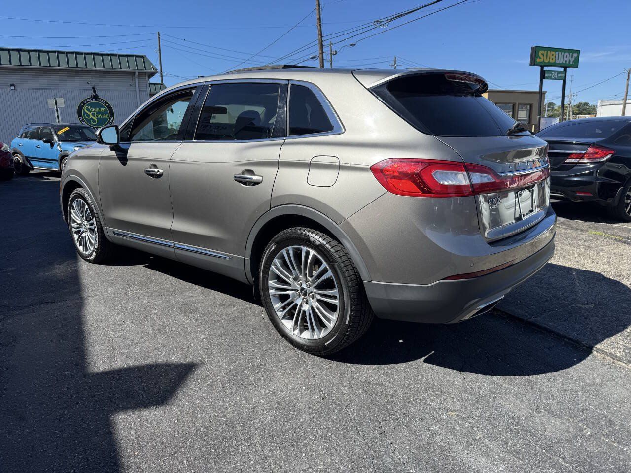 Used 2016 Lincoln MKX Reserve w/ Climate Package AWD/4WD image 2