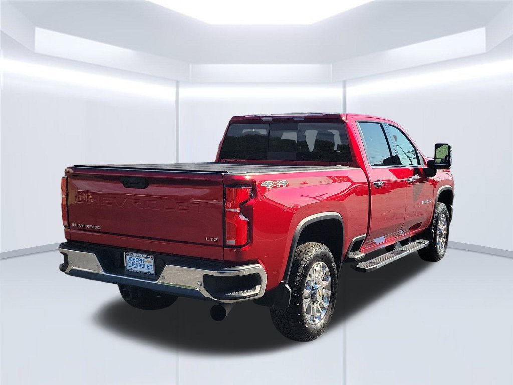 Used 2025 Chevrolet Silverado 3500 LTZ w/ LTZ Convenience Package AWD/4WD image 5