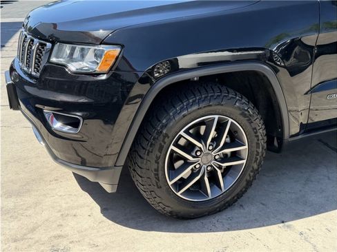 Used 2020 Jeep Grand Cherokee Limited AWD/4WD image 11