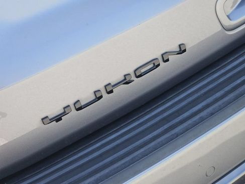 Used 2022 GMC Yukon AT4 AWD/4WD image 11