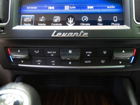 Used 2017 Maserati Levante w/ Luxury Package AWD/4WD image 51
