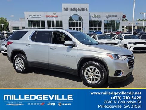 Used 2021 Chevrolet Traverse LT FWD image 1