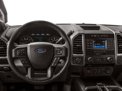Used 2017 Ford F150 XLT w/ Equipment Group 302A Luxury RWD image 4