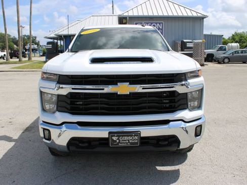 Used 2025 Chevrolet Silverado 2500 LT AWD/4WD image 2