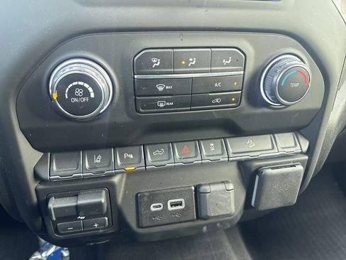 Used 2025 Chevrolet Silverado 2500 Custom w/ Custom Value Package image 20