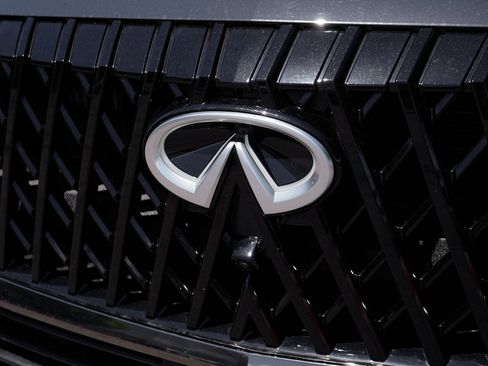 New 2026 INFINITI QX80 4WD image 3