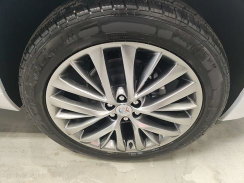 New 2026 Buick Enclave Avenir w/ Super Cruise Package AWD/4WD image 4