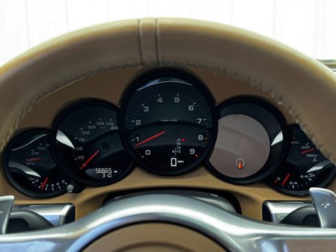 Used 2015 Porsche 911 Carrera 4 image 21