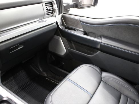 Used 2025 Ford F250 Platinum AWD/4WD image 39