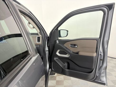 Used 2022 Nissan Frontier SV AWD/4WD image 31