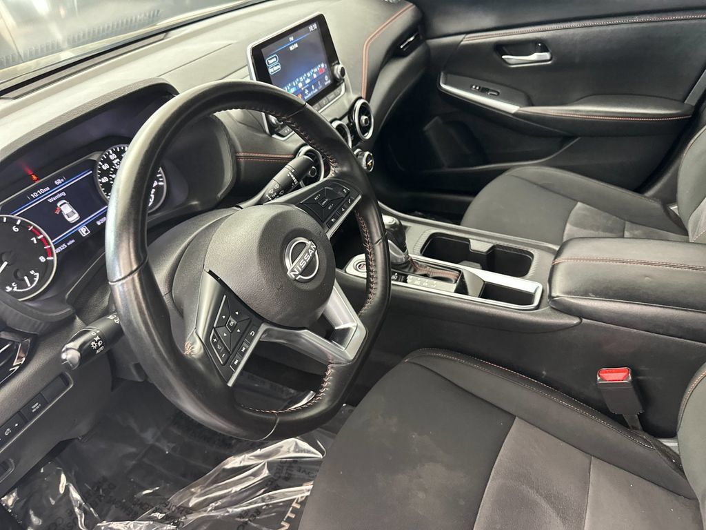 Used 2025 Nissan Sentra SR FWD image 9