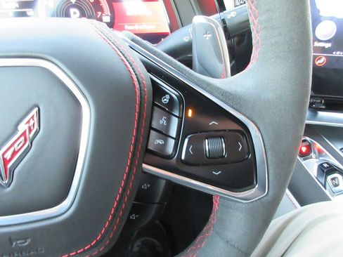 Used 2023 Chevrolet Corvette Stingray Premium Conv w/ Z51 Performance Package image 23