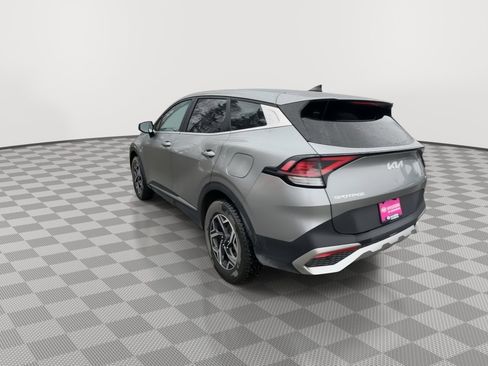 Used 2024 Kia Sportage LX image 6