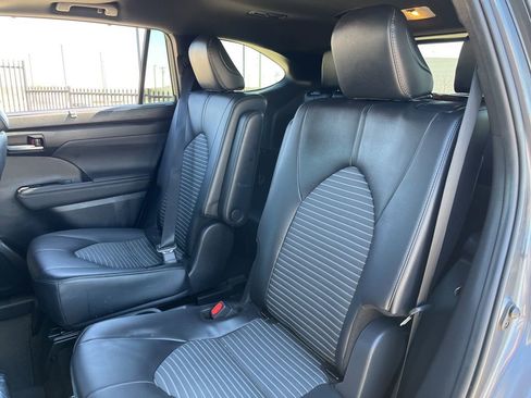 Used 2024 Toyota Highlander XSE image 26