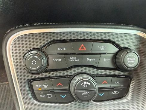 Used 2018 Dodge Challenger R/T Scat Pack w/ Leather Interior Group RWD image 23